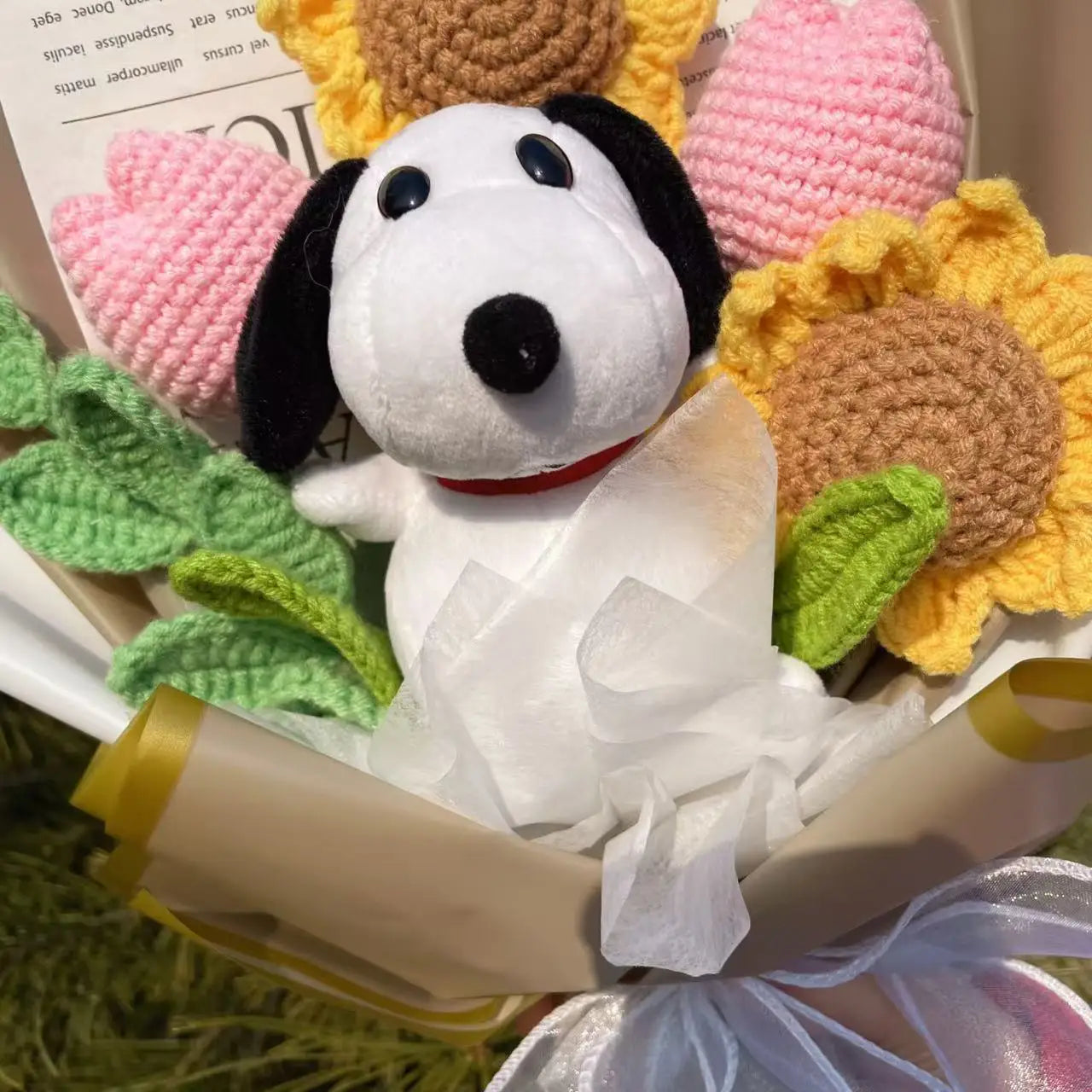 Snoopys Doll With Artificial Flowers Stuffed Toy Anime Figures Creative Handmade Bouquet Valentine Graduation Gifts